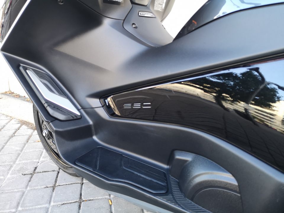 YAMAHA XP T-MAX 560 TECH MAX 4