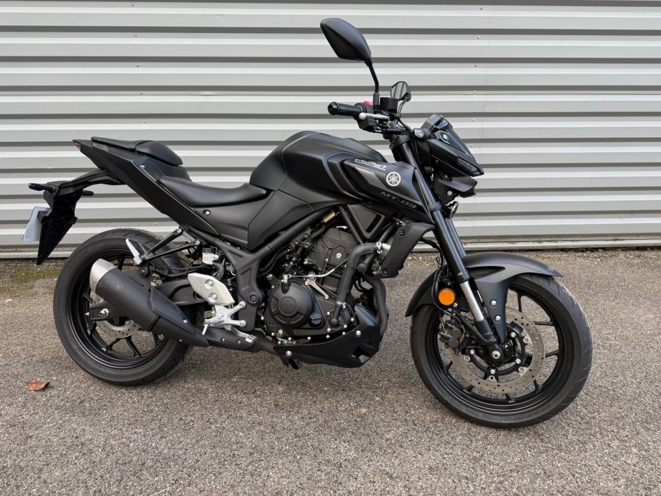 YAMAHA MT-03 4