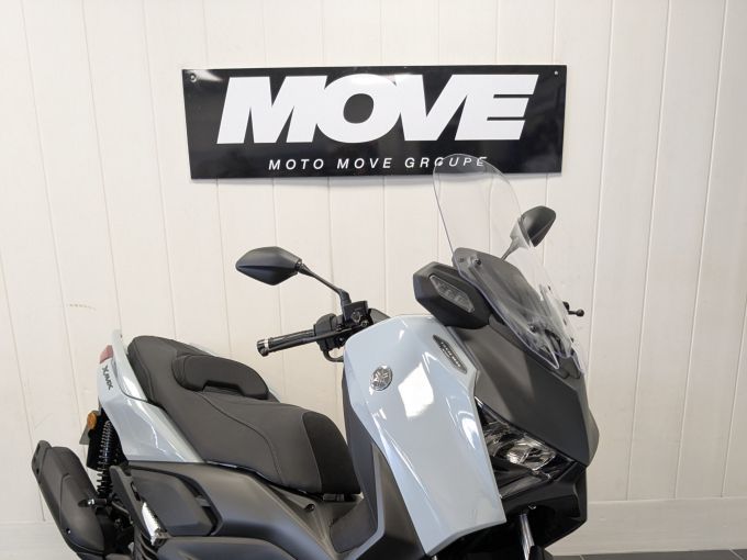 YAMAHA XMAX 125 TECH MAX 4