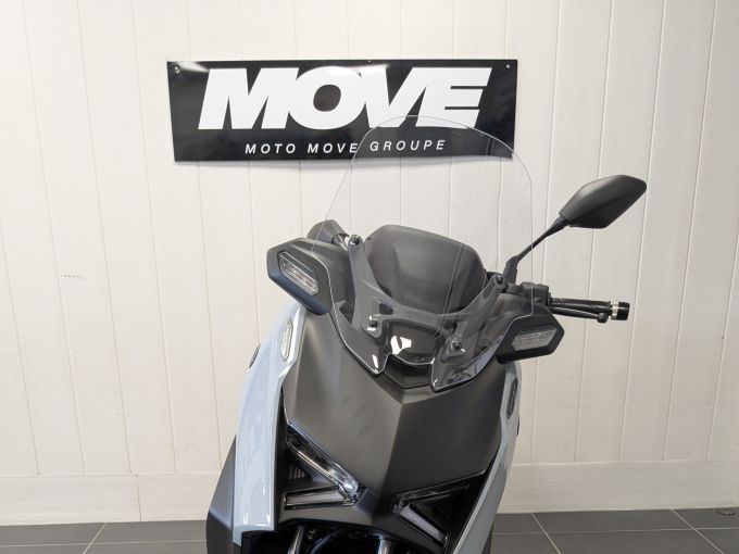 YAMAHA XMAX 125 TECH MAX 4
