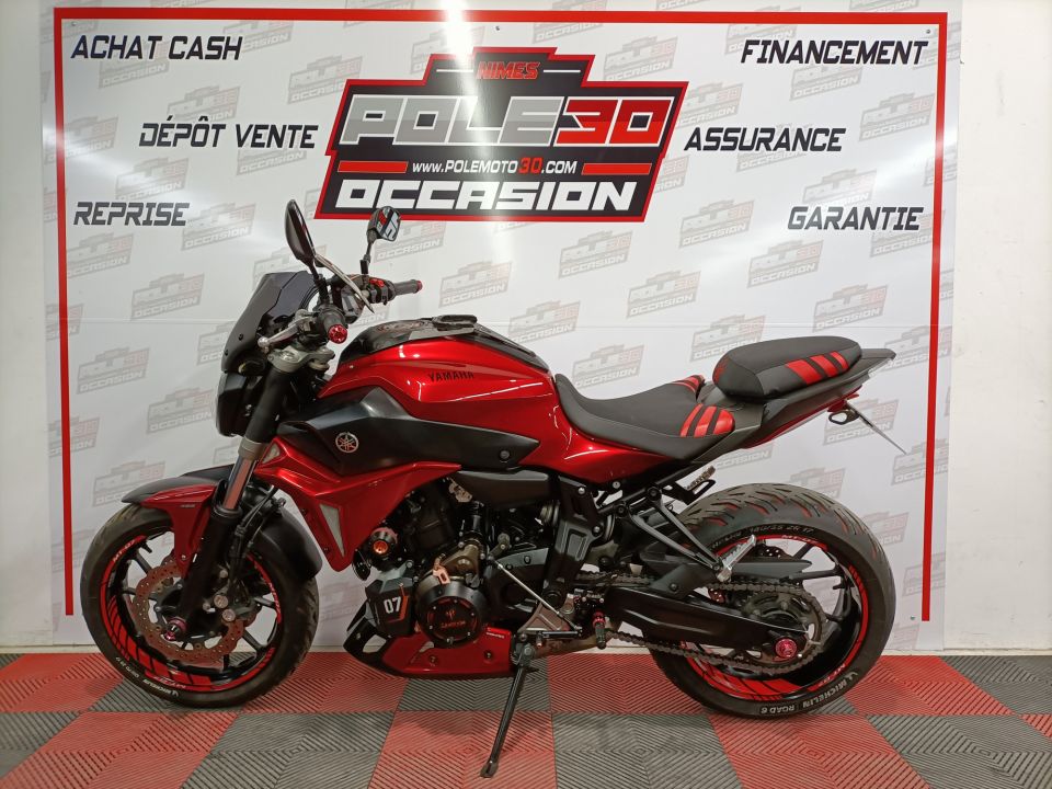 YAMAHA MT-07 (47.5CV) 4