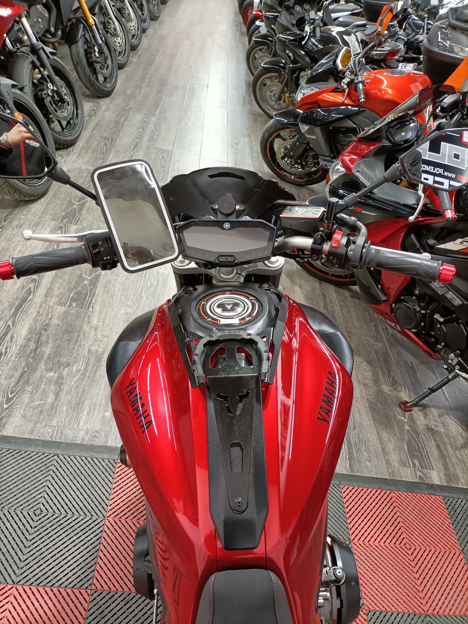 YAMAHA MT-07 (47.5CV) 4