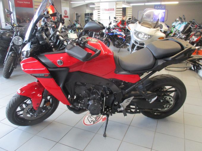 YAMAHA TRACER 9 4