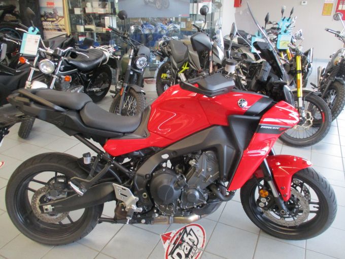 YAMAHA TRACER 9 4