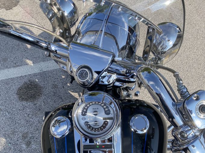 HARLEY-DAVIDSON TOURING ROAD KING 1800 CVO 4