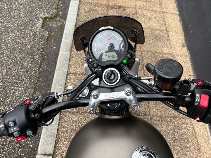 TRIUMPH STREET TWIN  900 4
