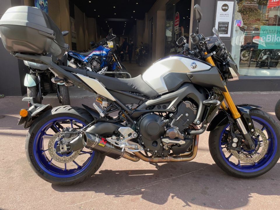 YAMAHA MT-09 SP 4