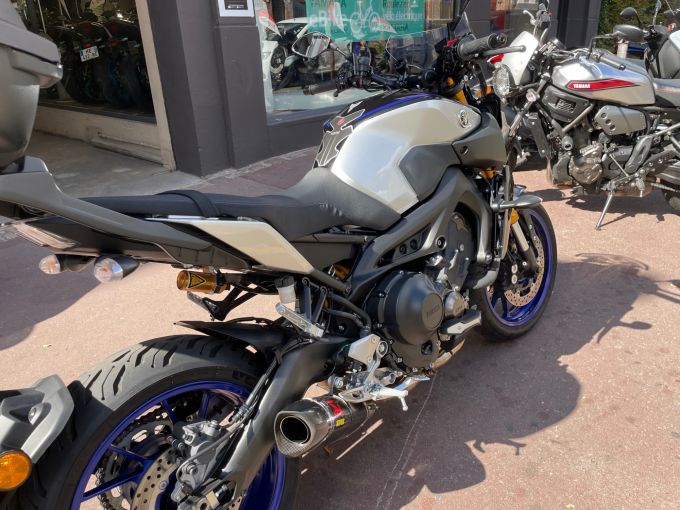 YAMAHA MT 09 SP 4