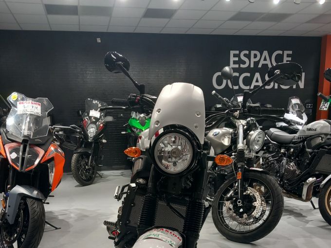 YAMAHA XSR 700 XTRIBUTE 4