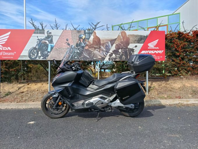 HONDA FORZA 750 4