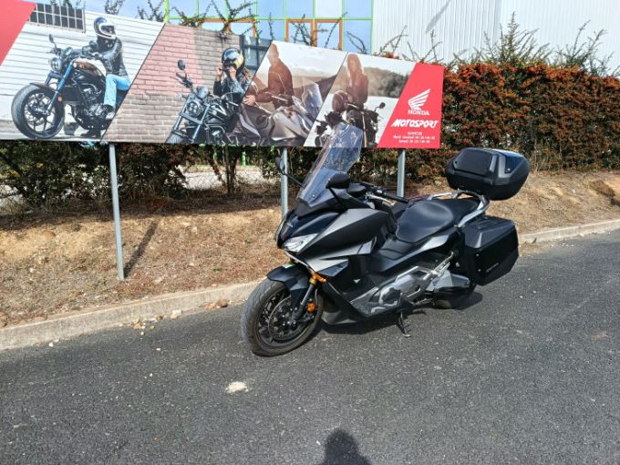 HONDA FORZA 750 4