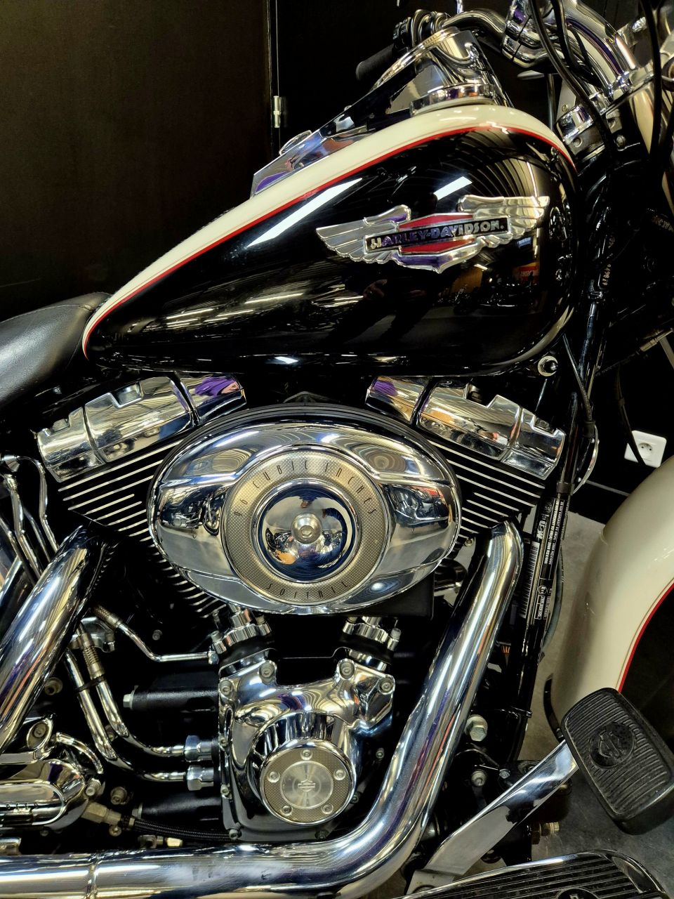 HARLEY-DAVIDSON SOFTAIL DELUXE 1584 4