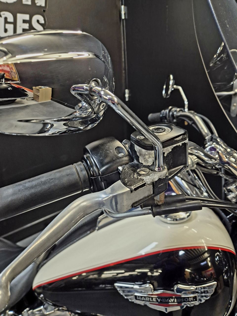 HARLEY-DAVIDSON SOFTAIL DELUXE 1584 4