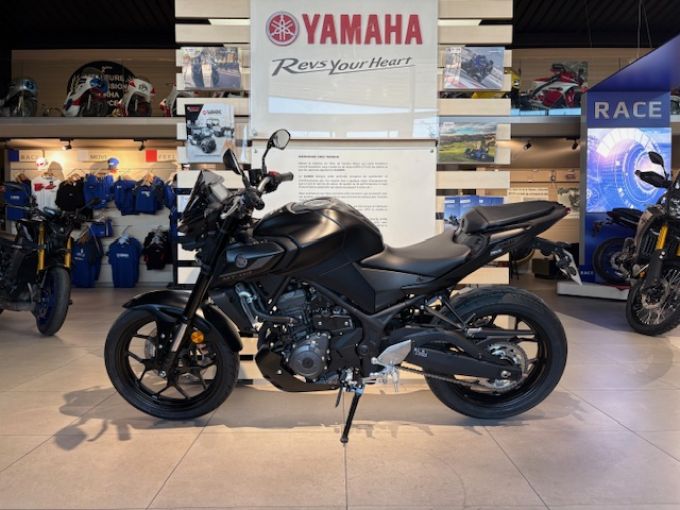 YAMAHA MT-03 2025 MIDNIGHT BLACK DE DIRECTION 91€/MOIS* GTIE 5 ANS 4