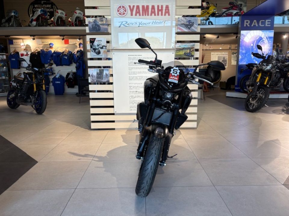 YAMAHA MT-03 2025 MIDNIGHT BLACK DE DIRECTION 91€/MOIS* +DE 450€ D'EQUIPEMENT GTIE 5 ANS 4