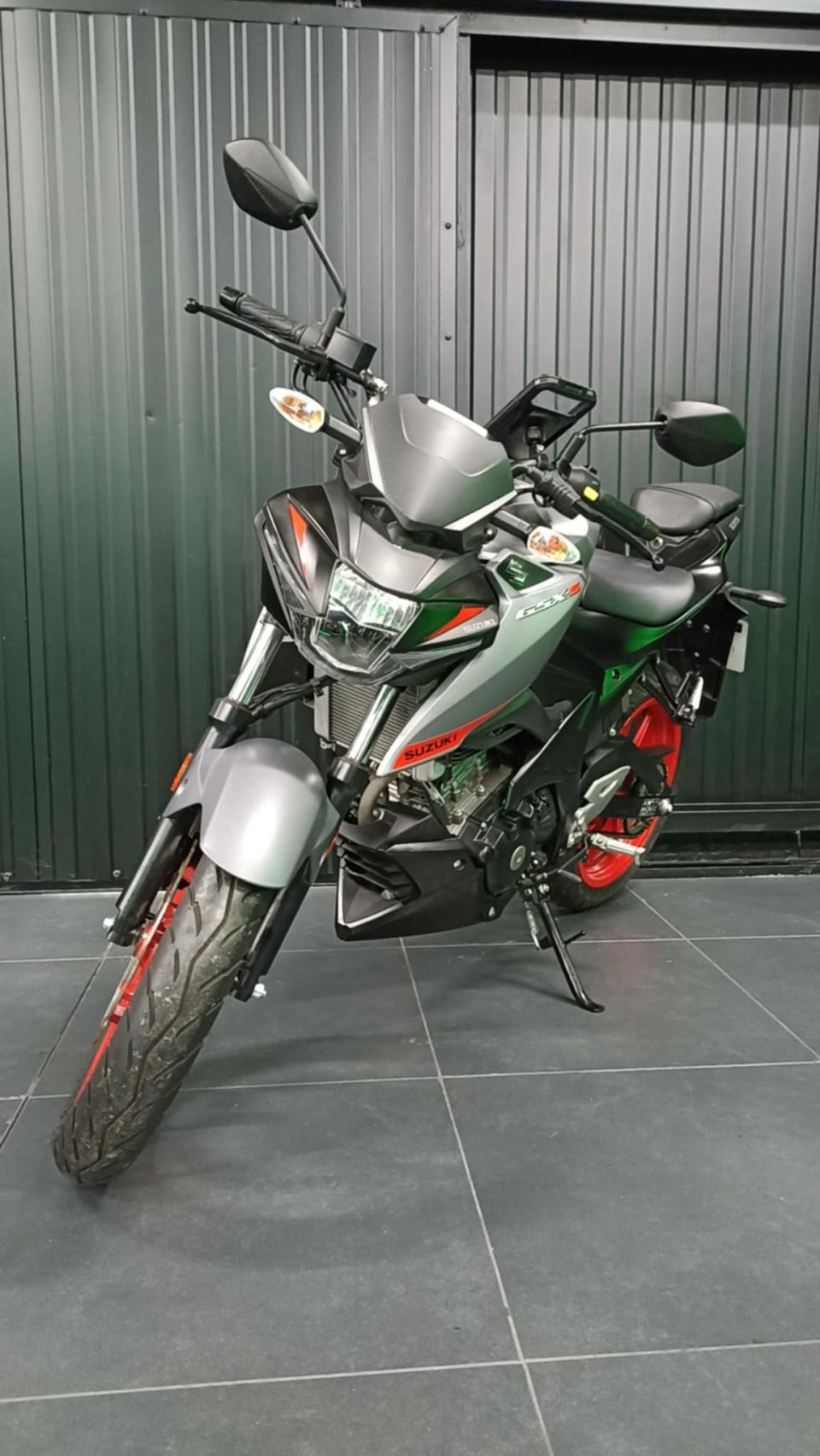 SUZUKI GSX-S 125 ABS 4