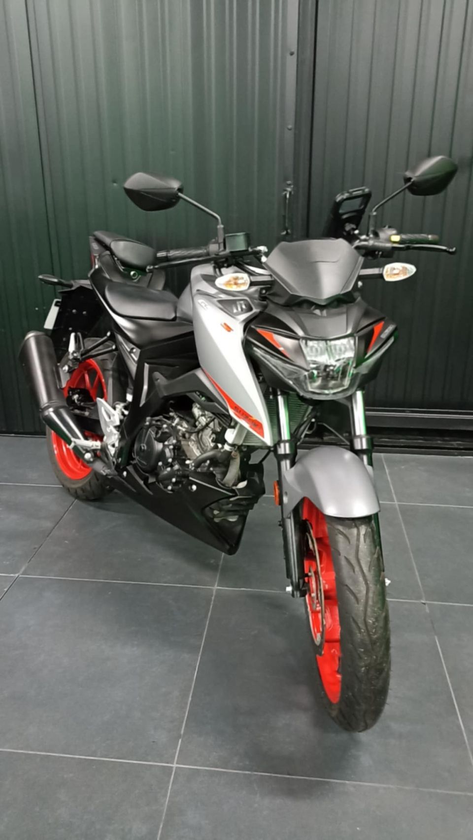 SUZUKI GSX-S 125 ABS 4