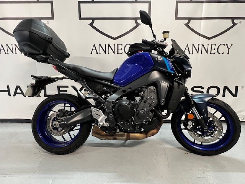 YAMAHA MT-09 4