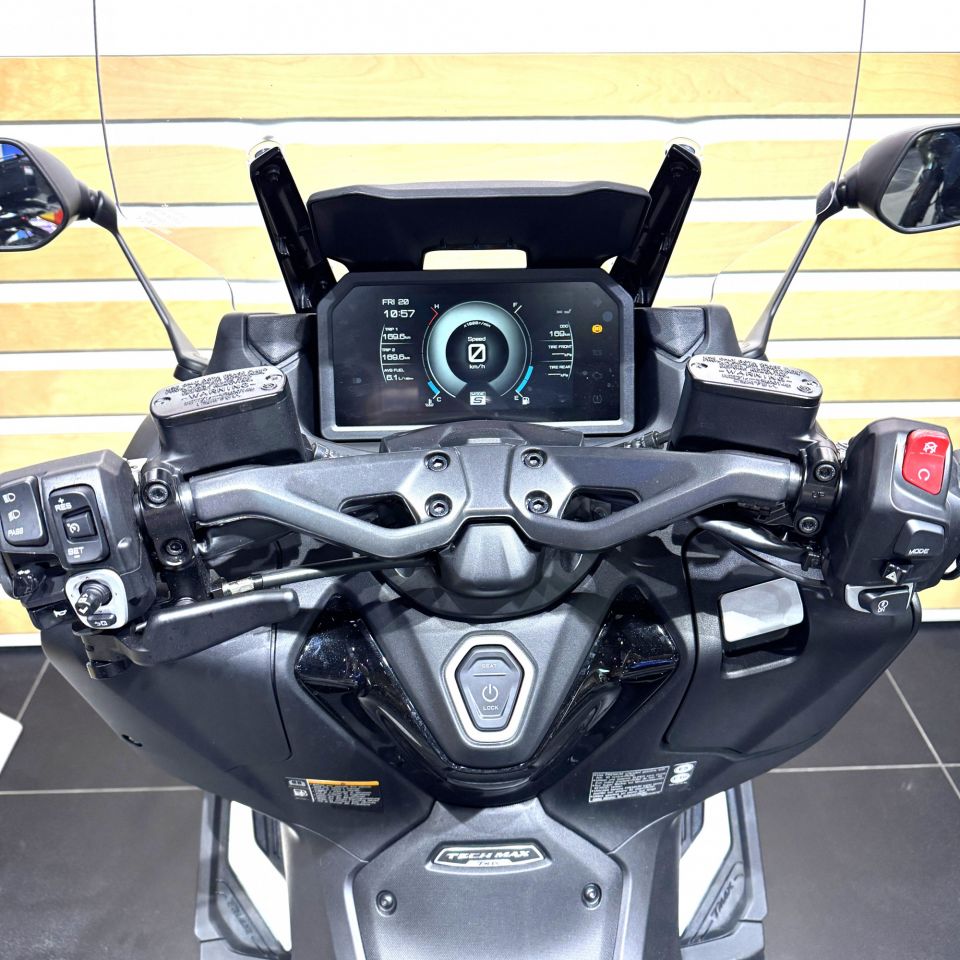 YAMAHA XP T-MAX 560 TECH MAX 4