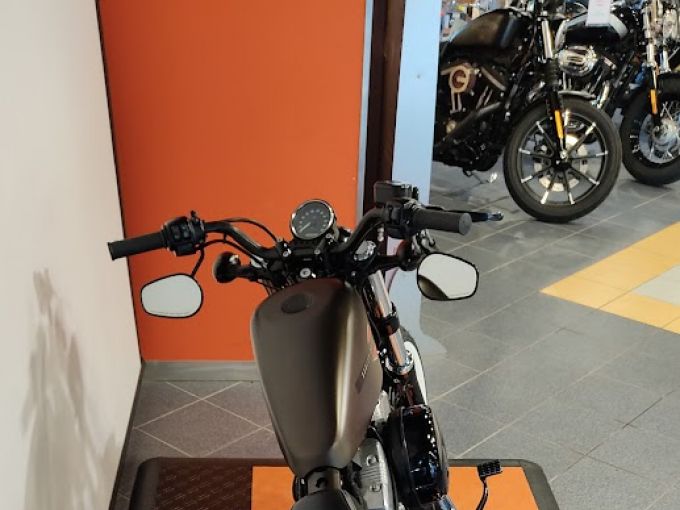 HARLEY-DAVIDSON SPORTSTER FORTY-EIGHT 1200 4