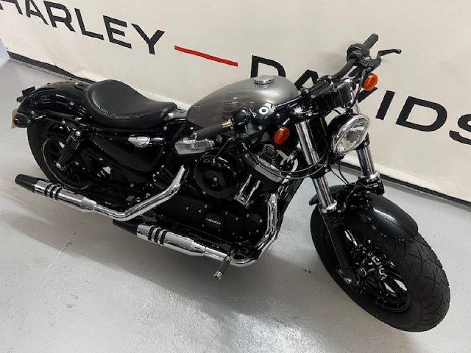 HARLEY-DAVIDSON SPORTSTER FORTY-EIGHT 1200 4