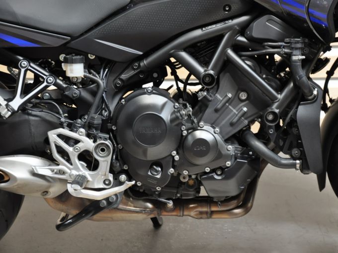 YAMAHA niken 850 4