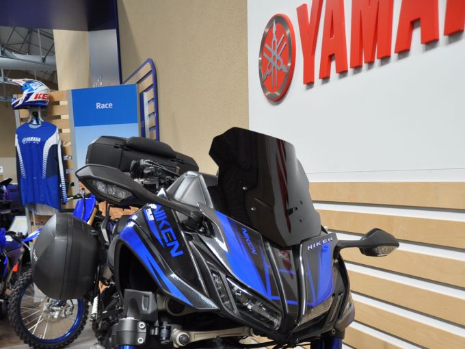 YAMAHA niken 850 4