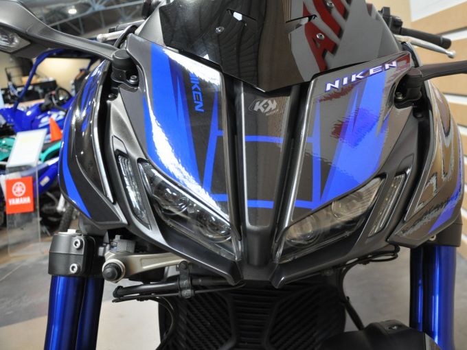 YAMAHA niken 850 4