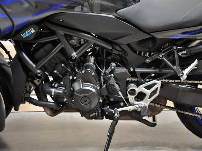 YAMAHA niken 850 4