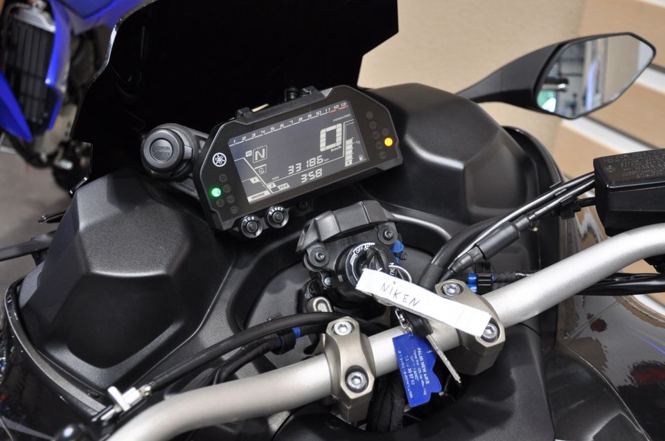 YAMAHA niken 850 4
