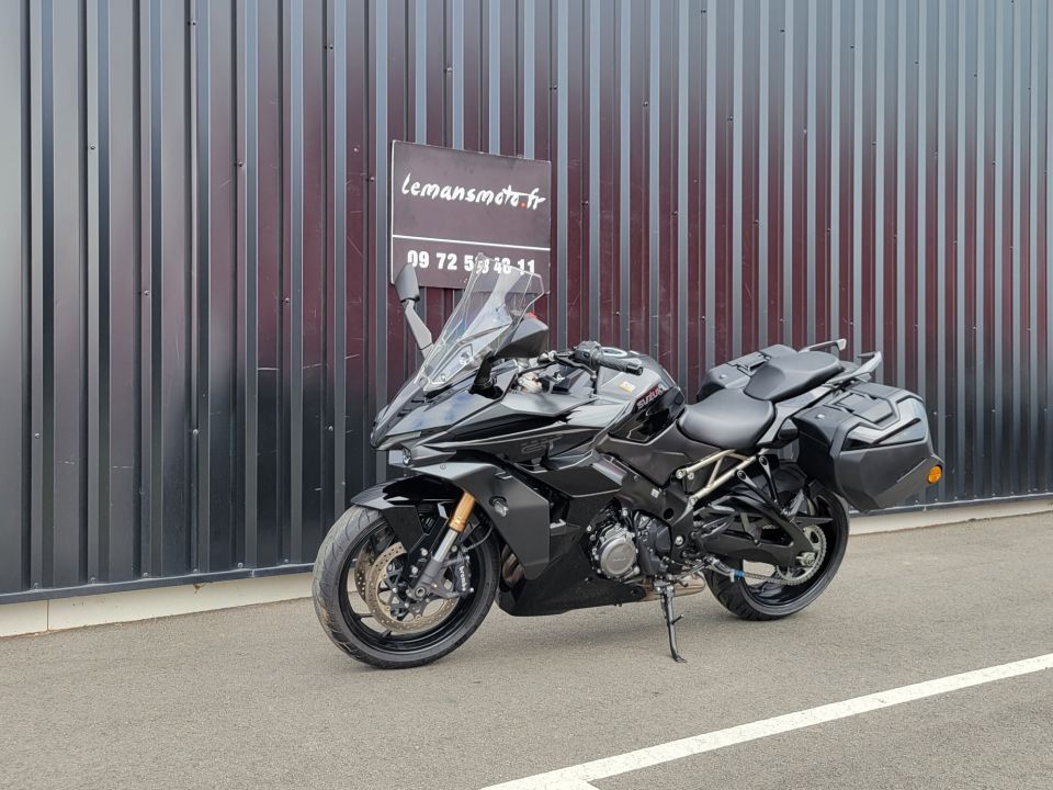 SUZUKI GSX-S 1000 GT 4