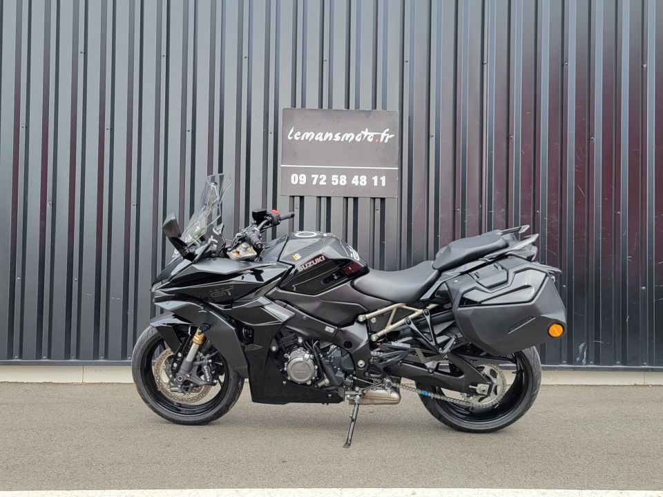SUZUKI GSX-S 1000 GT 4