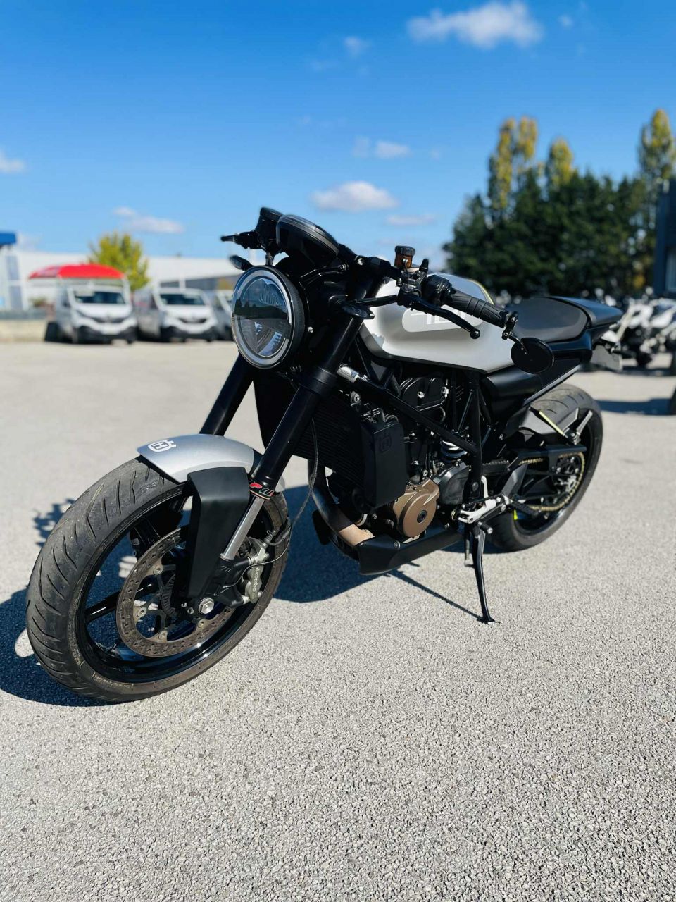 HUSQVARNA 701 VITPILEN 4