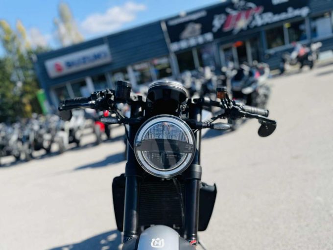 HUSQVARNA 701 VITPILEN 4