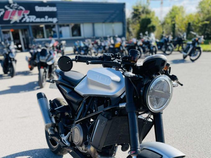 HUSQVARNA 701 VITPILEN 4
