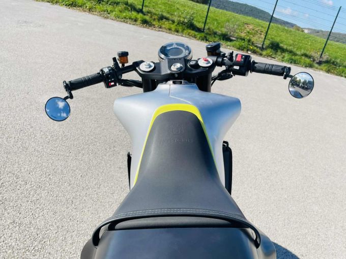 HUSQVARNA 701 VITPILEN 4