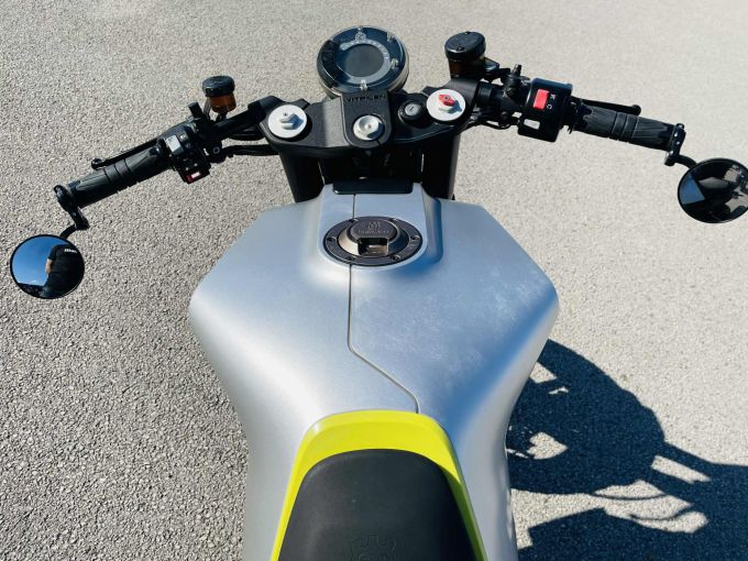 HUSQVARNA 701 VITPILEN 4