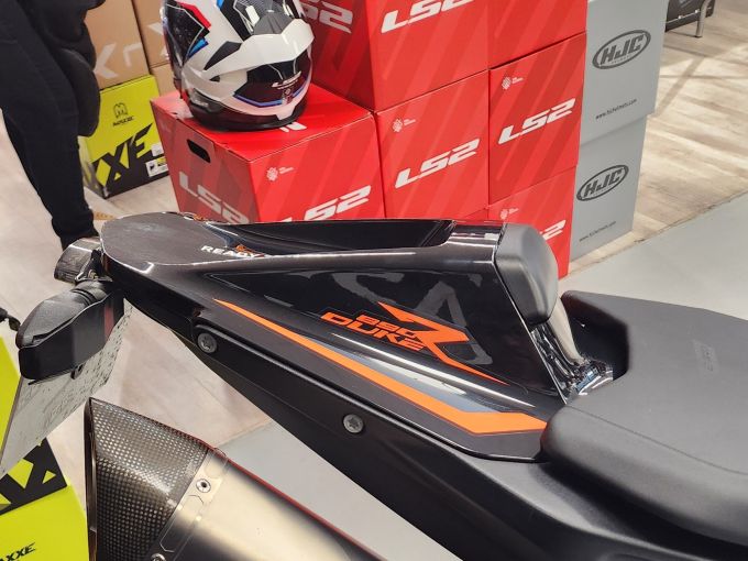 KTM 890 DUKE R 4