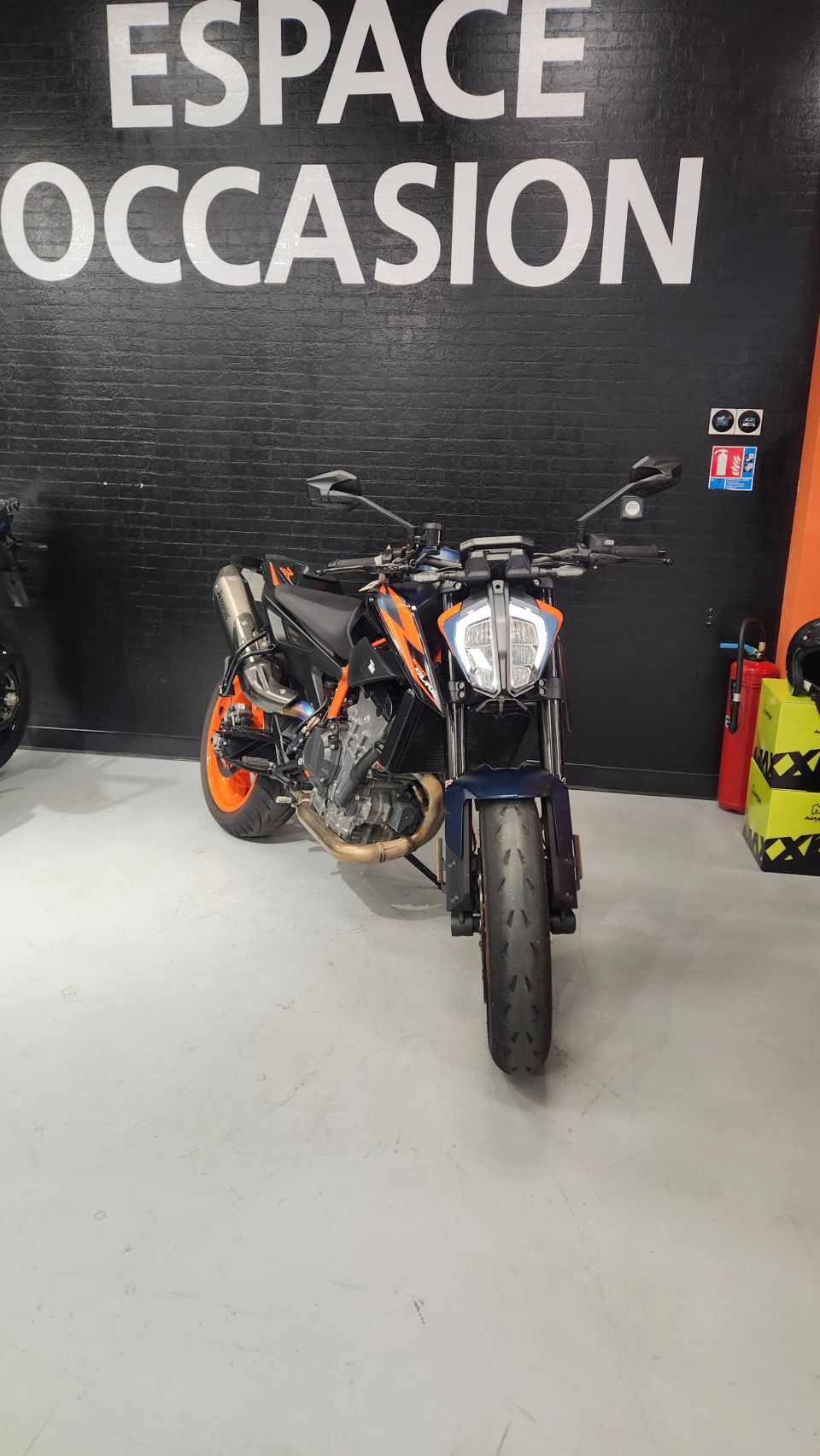 KTM 890 DUKE R 4