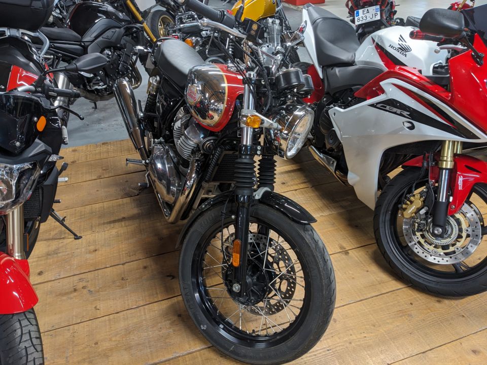 ROYAL ENFIELD INTERCEPTOR 4