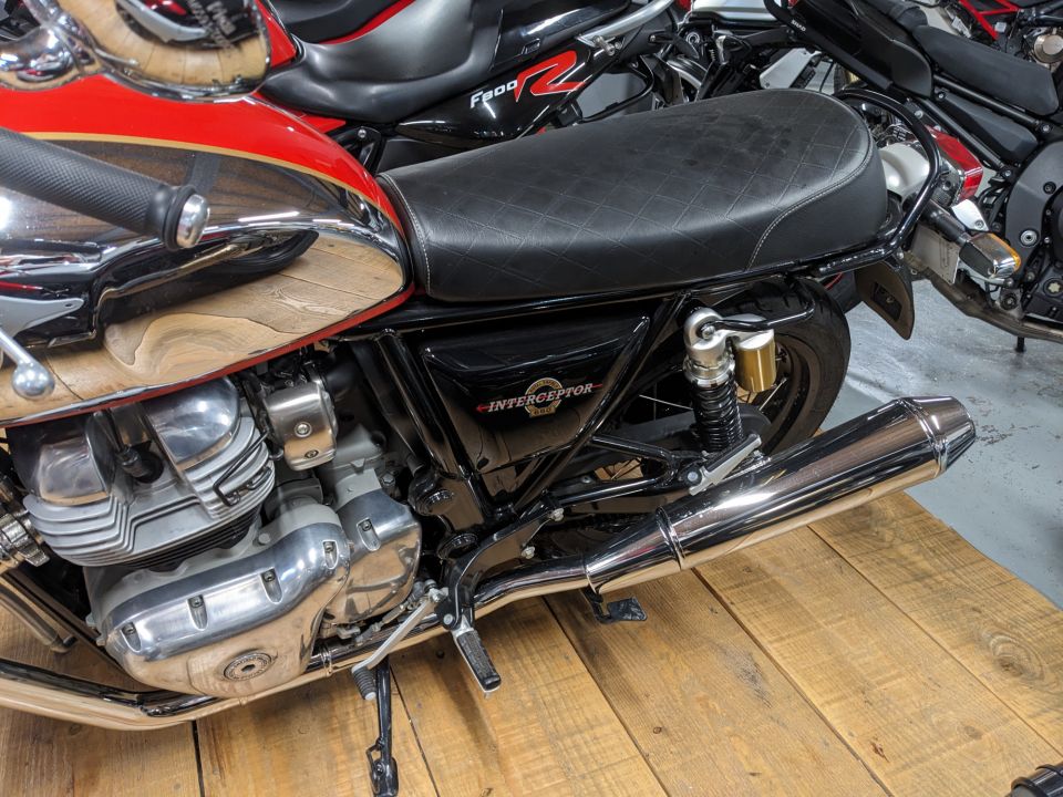 ROYAL ENFIELD INTERCEPTOR 4