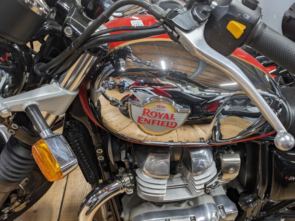 ROYAL ENFIELD INTERCEPTOR 4