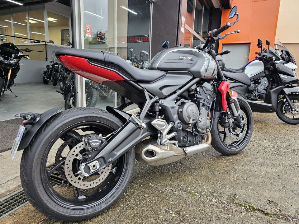 TRIUMPH TRIDENT 660 4