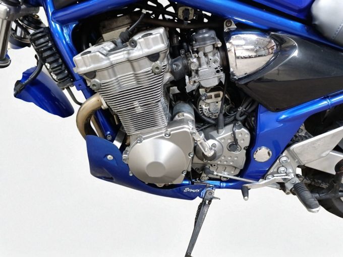 SUZUKI GSF 600 BANDIT 4