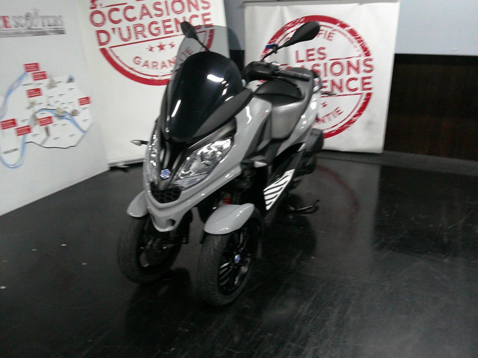 PIAGGIO MP3 300 HPE SPORT ABS ASR 4