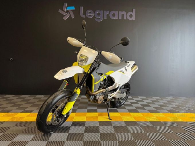 HUSQVARNA 701 SUPERMOTO 4