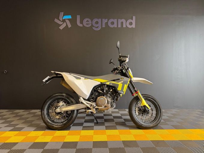 HUSQVARNA 701 SUPERMOTO 4