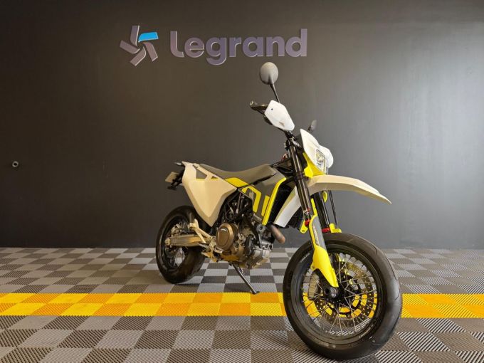 HUSQVARNA 701 SUPERMOTO 4