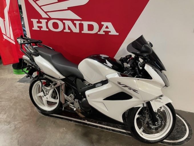 HONDA VFR 800 VTEC 4