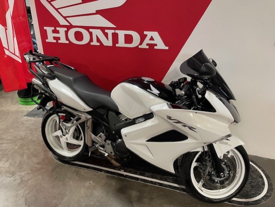 HONDA VFR 800 VTEC 4